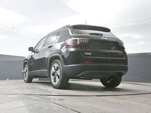 Used 2019 Jeep Compass Limited image 30
