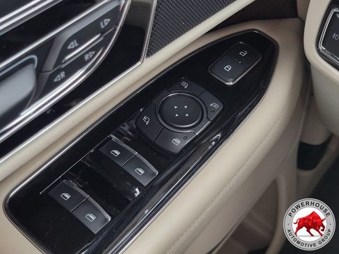 Used 2019 Lincoln Navigator Select RWD image 30