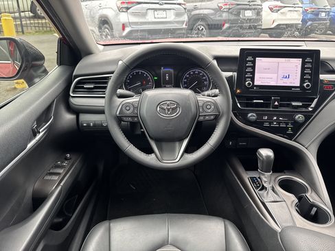 Used 2021 Toyota Camry SE w/ Convenience Package image 11