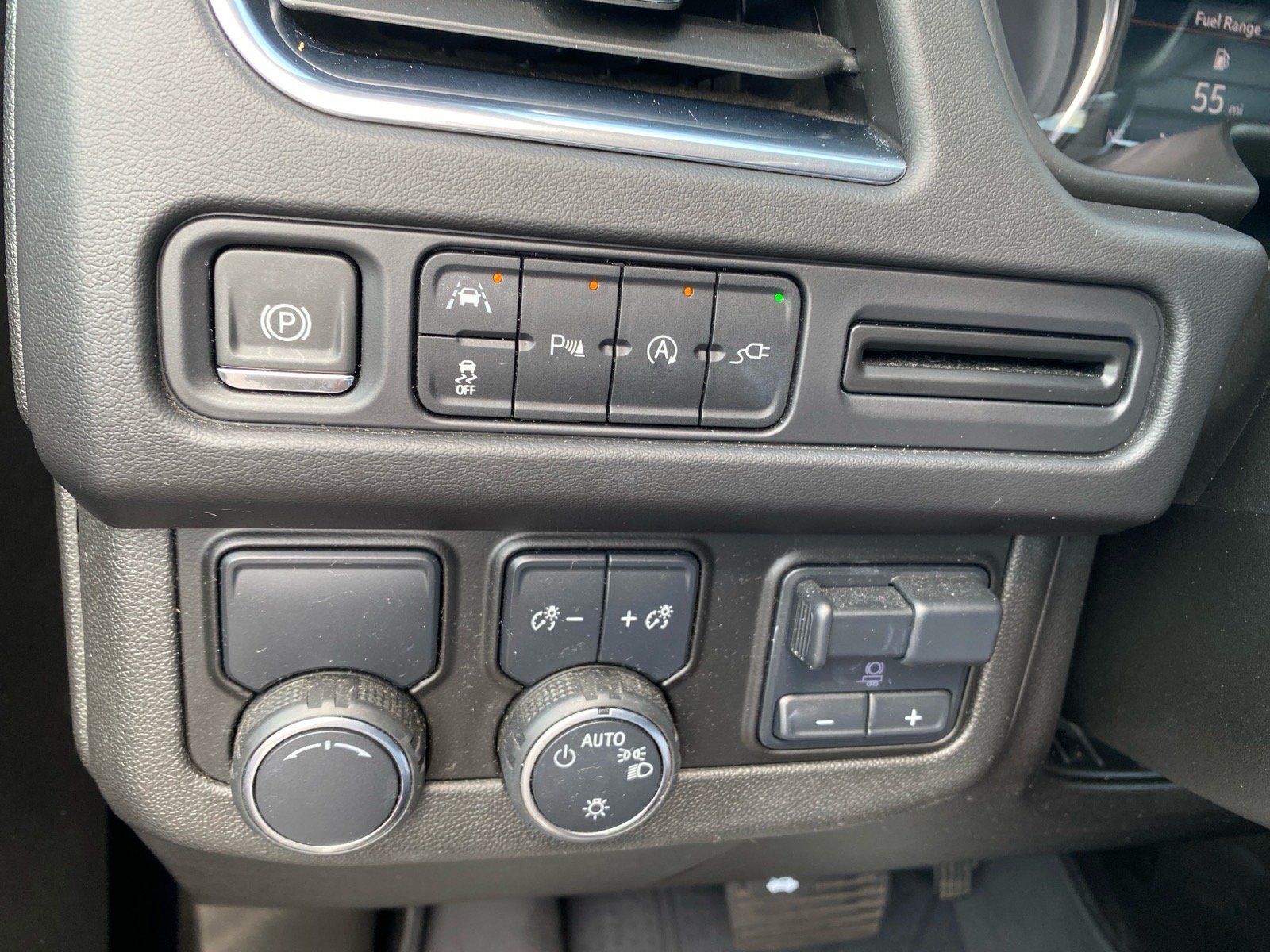Used 2021 Chevrolet Suburban LT w/ LT Signature Package RWD image 13