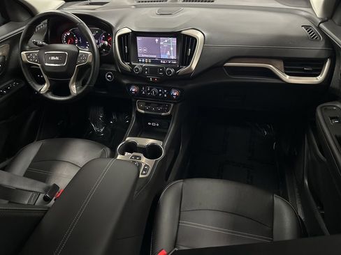 Used 2024 GMC Terrain Denali w/ Denali Premium Package AWD/4WD image 11