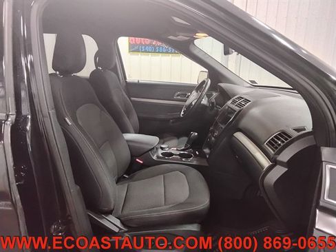 Used 2019 Ford Explorer XLT w/ Equipment Group 201A AWD/4WD image 14