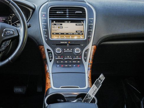 Used 2016 Lincoln MKX Reserve w/ Luxury Package image 30