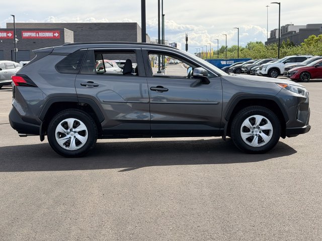Used 2021 Toyota RAV4 LE FWD image 9