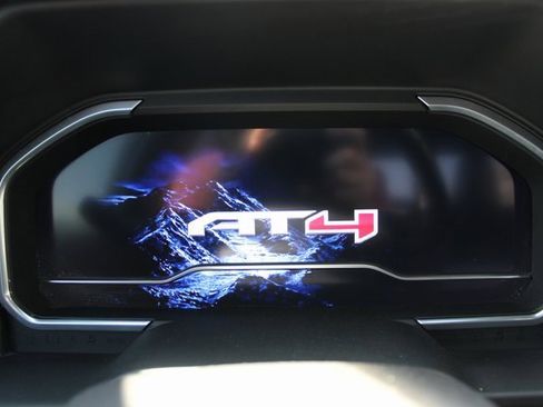 Used 2024 GMC Sierra 1500 AT4 w/ Technology Package image 33