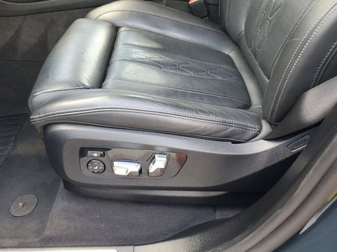Used 2025 BMW X5 xDrive50e AWD/4WD image 18