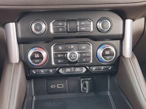 Used 2022 GMC Yukon SLT RWD image 16