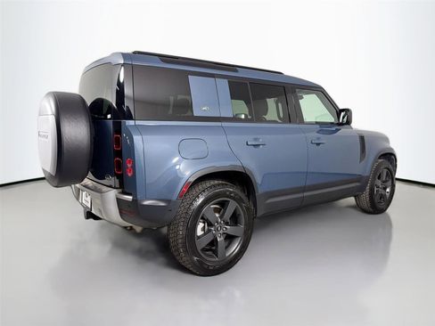 Used 2021 Land Rover Defender 110 SE AWD/4WD image 5