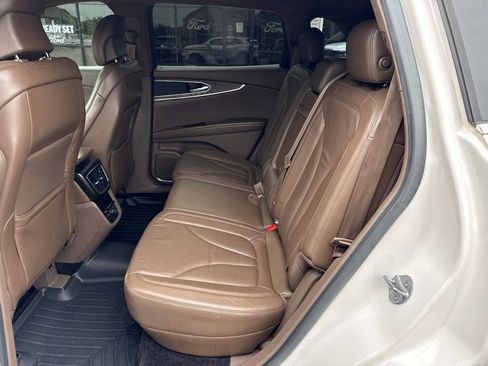 Used 2016 Lincoln MKX Reserve FWD image 19