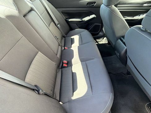 Used 2025 Nissan Altima 2.5 SV FWD image 33