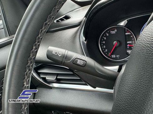 Used 2023 Chevrolet Traverse High Country image 24