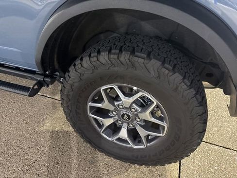 Used 2024 Ford Bronco Badlands image 10