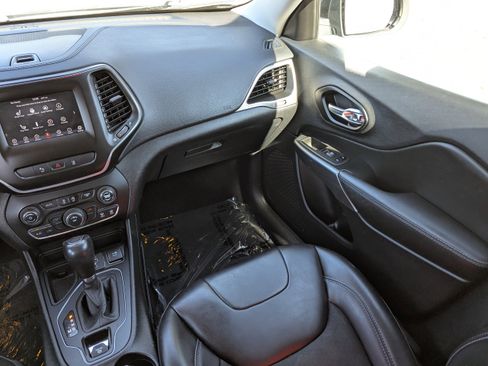 Used 2021 Jeep Cherokee Latitude Plus image 15