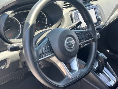 Used 2020 Nissan Versa S FWD image 9