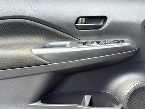 Used 2023 Nissan Kicks S image 11