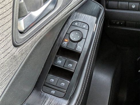 Used 2022 Nissan Rogue SV image 24