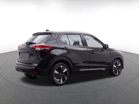 Used 2026 Nissan Kicks SR AWD/4WD image 7