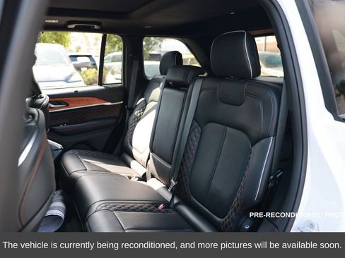 Used 2022 Jeep Grand Cherokee Summit image 12