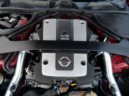 Used 2017 Nissan 370Z Coupe RWD image 50