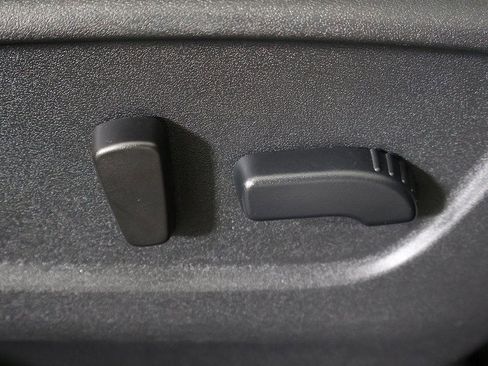 Used 2022 Nissan Rogue Sport SL w/ Premium Package image 35