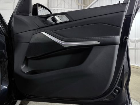 Used 2022 BMW X7 xDrive40i w/ M Sport Package image 35