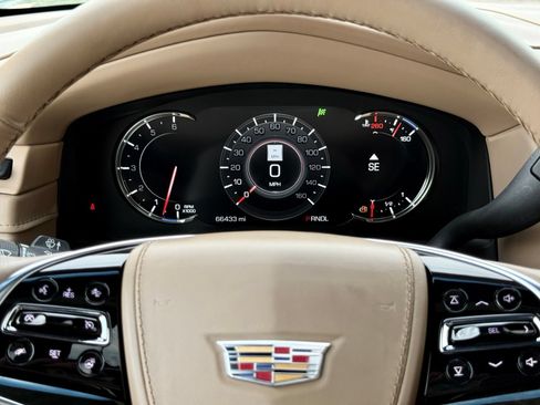 Used 2018 Cadillac Escalade ESV Platinum AWD/4WD image 38