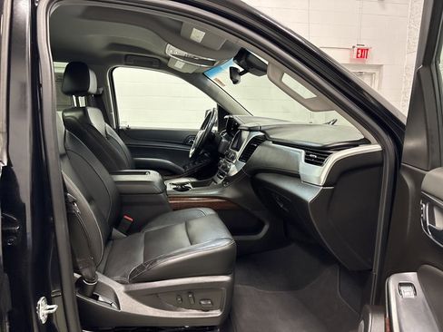 Used 2020 GMC Yukon XL SLT image 30