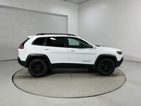 Used 2019 Jeep Cherokee Trailhawk w/ Cold Weather Group AWD/4WD image 35