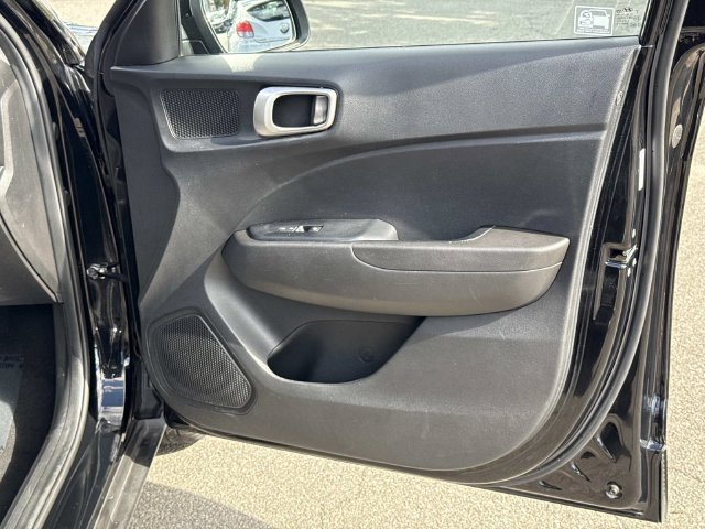 Used 2021 Hyundai Venue SE FWD image 5