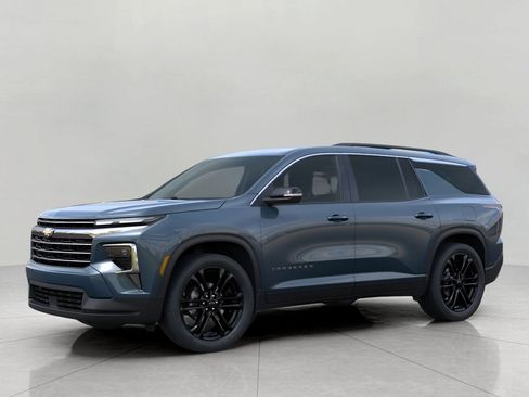 New 2026 Chevrolet Traverse LT w/ Driver Confidence Package AWD/4WD image 2