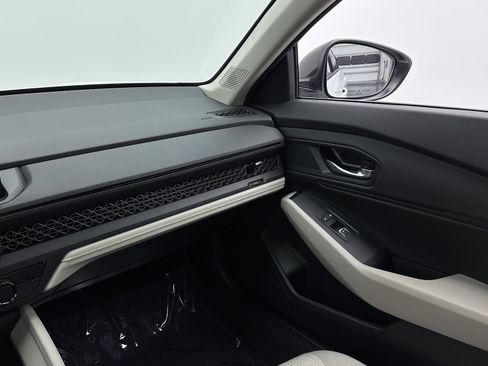 Used 2025 Honda Accord SE image 29