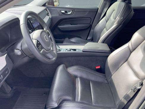 Certified 2022 Volvo XC60 B5 Inscription w/ Advanced Package image 5