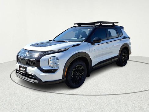 New 2026 Mitsubishi Outlander AWD image 2