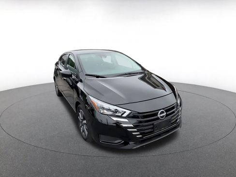 Used 2025 Nissan Versa SV FWD image 3