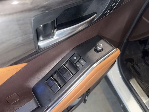 Used 2022 Toyota Highlander Platinum AWD/4WD image 9