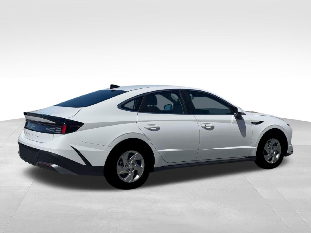 Used 2026 Hyundai Sonata SE FWD image 10