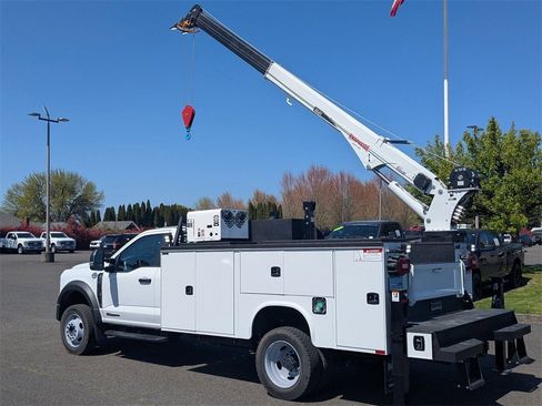 New 2024 Ford F550 XL image 41