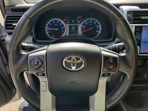 Used 2014 Toyota 4Runner SR5 image 17