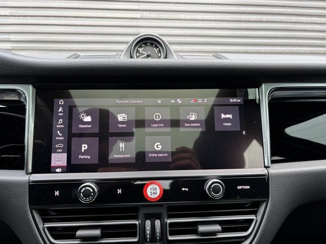 Certified 2026 Porsche Macan AWD/4WD image 19