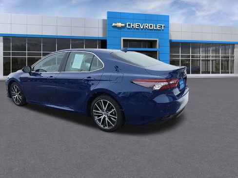 Used 2023 Toyota Camry XLE image 3