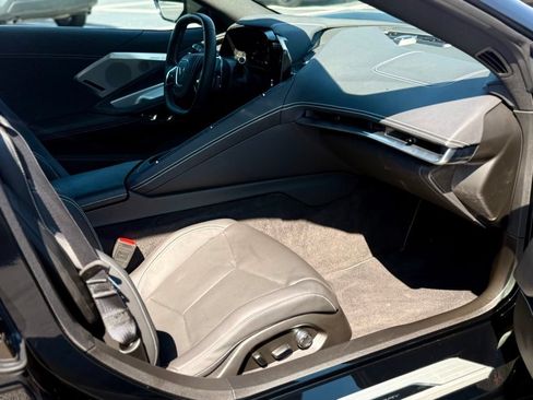 Used 2025 Chevrolet Corvette Stingray Preferred Cpe RWD image 16