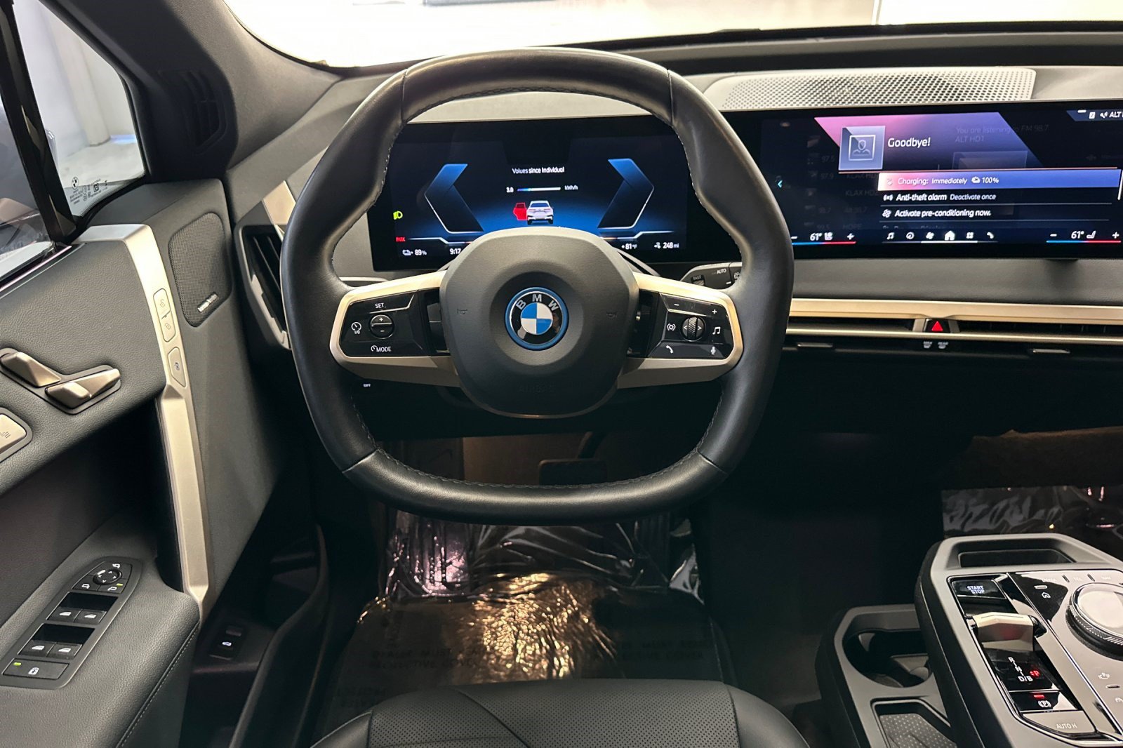 Certified 2024 BMW iX xDrive50 w/ Premium Package AWD/4WD image 33