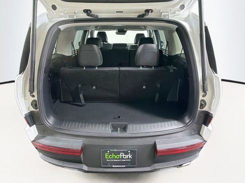 Used 2025 Hyundai Santa Fe SEL FWD image 28