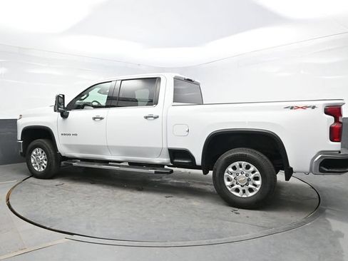 Used 2024 Chevrolet Silverado 2500 LTZ AWD/4WD image 2