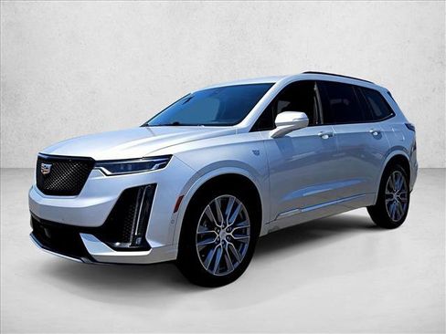 Certified 2020 Cadillac XT6 Sport w/ Platinum Package AWD/4WD image 4