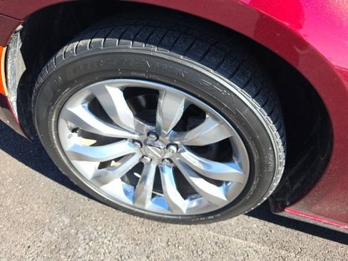 Used 2021 Chrysler 300 Touring w/ Chrome Appearance Package image 23