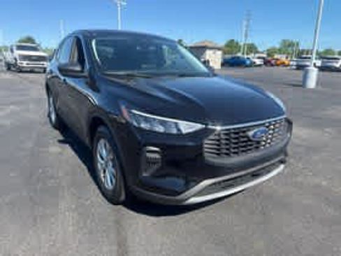 Used 2023 Ford Escape Active AWD/4WD image 3