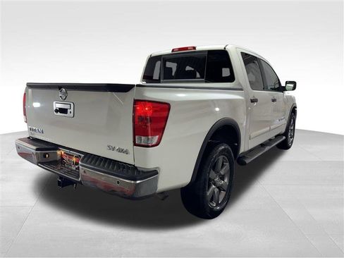 Used 2015 Nissan Titan SV w/ SV Value Truck Package image 4
