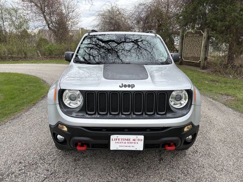 Used 2017 Jeep Renegade Trailhawk AWD/4WD image 8