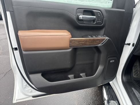 Used 2020 Chevrolet Silverado 1500 High Country w/ Technology Package image 15